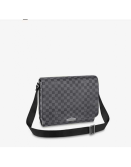 Louis Vuitton N40350 LV District MM