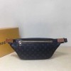 LV Discovery Bumbag Louis Vuitton M45220