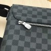 Louis Vuitton N40350 LV District MM