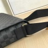 Louis Vuitton N40350 LV District MM