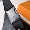 Louis Vuitton Discovery Bumbag M44388