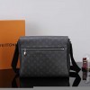 Louis Vuitton District MM Messenger Bag M44001