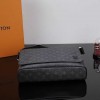 Louis Vuitton District MM Messenger Bag M44001