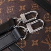 Louis Vuitton Porte Documents Voyage PM M52005