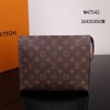 Louis Vuitton LV Toiletry Pouch M47542