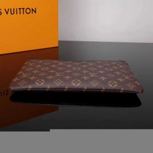 Louis Vuitton Daily Pouch M62048