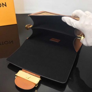 Louis Vuitton Dauphine Mini M44580