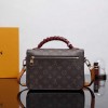 Louis Vuitton LV Pochette Metis M43984